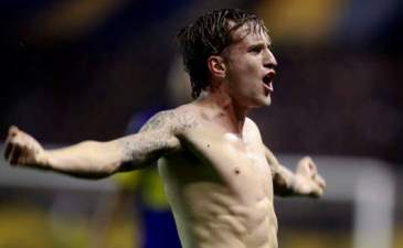 Николас Коласо, АР