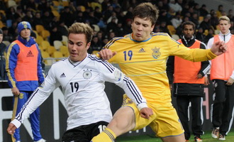 А может лучше Коноплянку за 50? фото И. Хохлова, football.ua