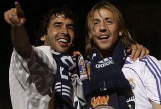 А может в Реал вместе с Раулем, а? Getty images