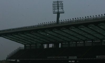 Темные трибуны стадиона в Падове, sportmdiaset