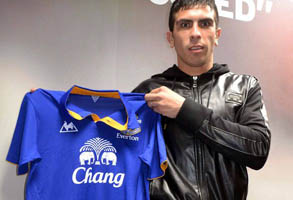 Денис Страквалурси, АР