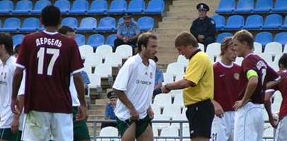 Стриптиз в исполнении игроков 