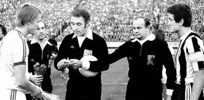 Олег Блохин (слева)