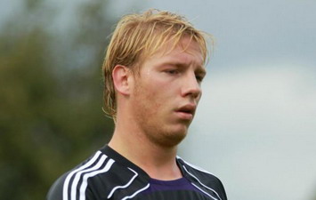 Примерно так выглядел Лежар, выходя из ночного клуба, © Getty images