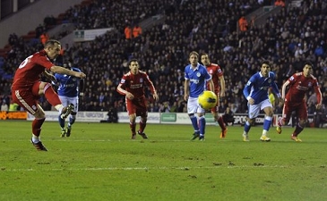 Адам не забил пенальти, Reuters
