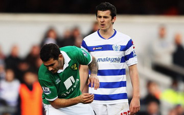 Тот самый момент, где Бартон якобы боднул Джонсона, Getty