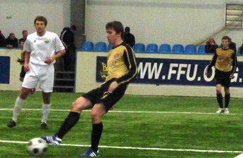 Прошлогодний трофей разыграли Львов и Путровка.