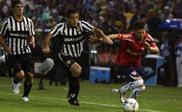 В атаке Патрисио Родригес, Фото Ole