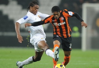 Тейку против Дугласа Косты, фото ФК Металлург З