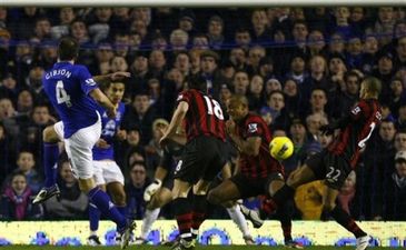 Shoot, Darron, shoot! AP