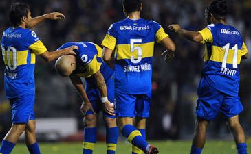 Игроки Боки празднуют второй забитый, фото Ole