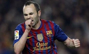 Иньеста открыл счет в матче, Reuters