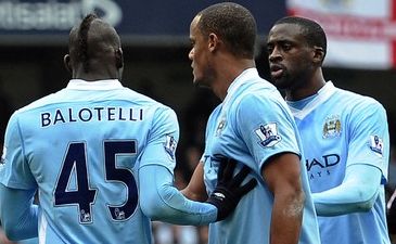 Компани и Туре оттаскивают Балотелли от Коларова, фото Getty Images