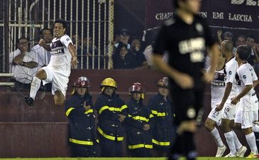 Каморанези и Ланус прыгнули высоко, Getty Images