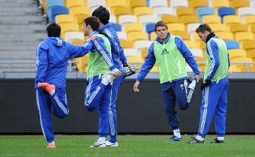 Игроки Динамо на разминке, фото Илья Хохлов, Football.ua