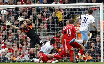 Крис Херд открывает счет, bbc.co.uk