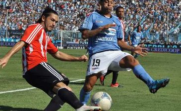 Селлай против Мальдонадо, фото Ole