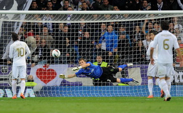 Валенсия отобрала очки у Реала, Getty Images