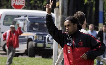 Роналдиньо с Фламенго в трудной ситуации, Reuters