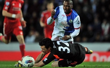 Алешандер Дони и Джуниор Хойлетт, bbc.co.uk