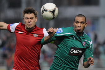 Кирилл Петров против Батисты, фото Ильи Хохлова, Football.ua