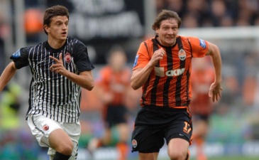 Селезнев убегает от Белого, © Валерий Дудуш Football.ua