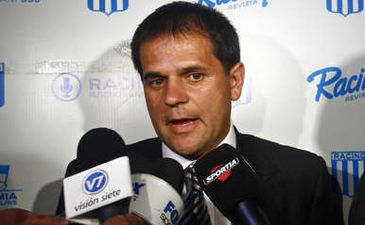 Президент Расинга Гастон Когорно, фото Ole