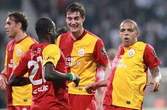 Зажигательный танец Мело и Эбуэ, sabah.com.tr