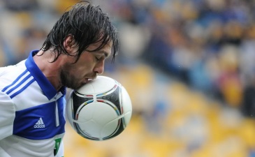 Артем Милевский и мяч, фото Ильи Хохлова Football.ua