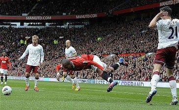 Янг зарабатывает пенальти, Reuters