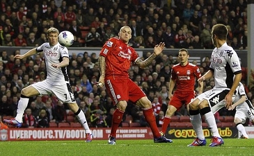 Мартин Шкртел забил в свои ворота, bbc.co.uk