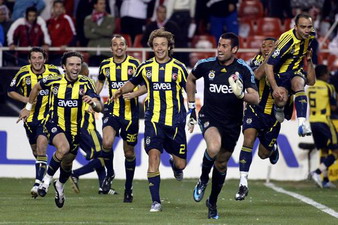 Радость игроков Фенера, getty images
