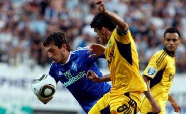 Попов в действии, фото fcdynamo.kiev.ua