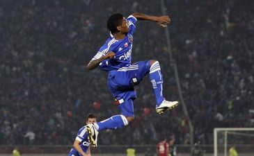 Жуниор Фернандес из Универсидад де Чили заставляет забыть об Эдуардо Варгасе, Reuters