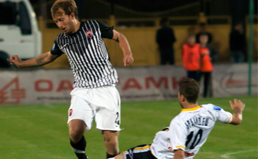 Милько в действии, фото fczarya-lugansk.at.ua