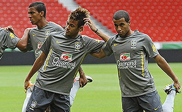 Неймар и Моура, фото elconfidencial.com