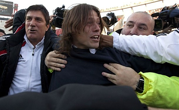 Матиас Алмейда, AP