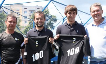 Победетели в центре: Сапон (слева) и Колесник (справа), фото Nike