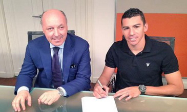 Джузеппе Маротта и Лусио подписывают контракт, juventus.com