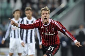 Макси Лопес, АР