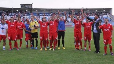 Челик празднует успех, uefa.com