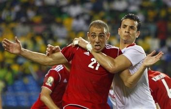 Нордин Амрабат (в центре), АР