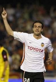 Эмильяно Моретти празднует свой гол, фото Reuters