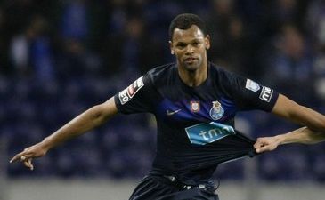 Роланду, Reuters