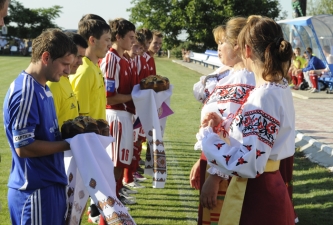 Мир: гостям хлеб и соль, но не победу! 