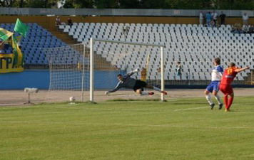 Коварные и разящие удары Галенко в уголок могут стать фирменным признаком кировоградского форварда, fczirka.com.ua