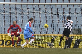 Андреа Кампаньоло противостоит Антонио Ди Натале, фото Getty Images 