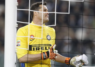 Жулио Сезар, Reuters