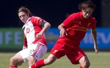 Аквилани в игре за Ливерпуль, AP PHOTO