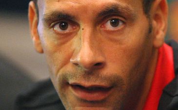 Откроешь рот — получишь туда свежий твит! (с), фото skysports.com 